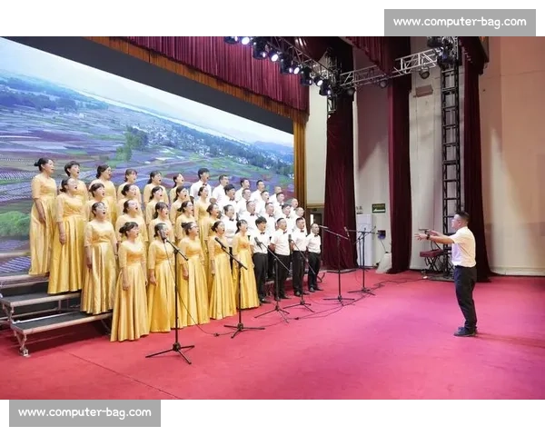 以歌咏比赛队形创新展现集体之美与舞台秩序的整体设计探索